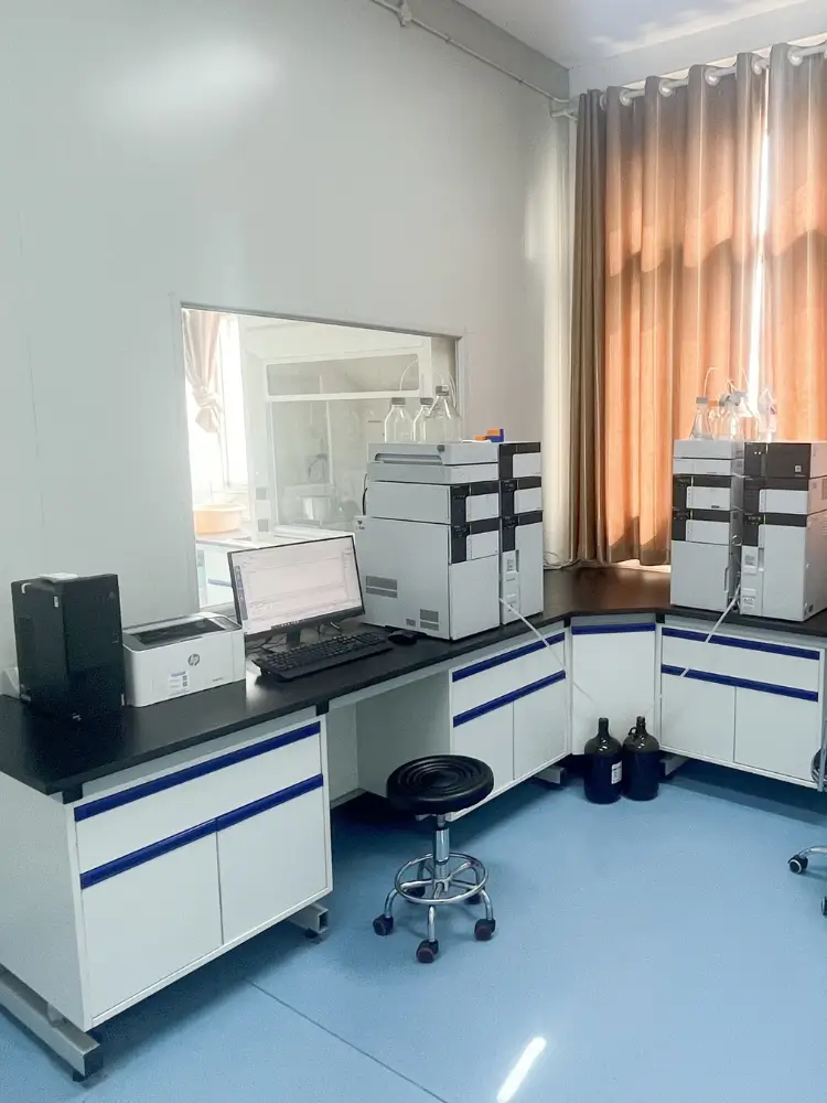 台州凌峰生物科技有限公司实验室